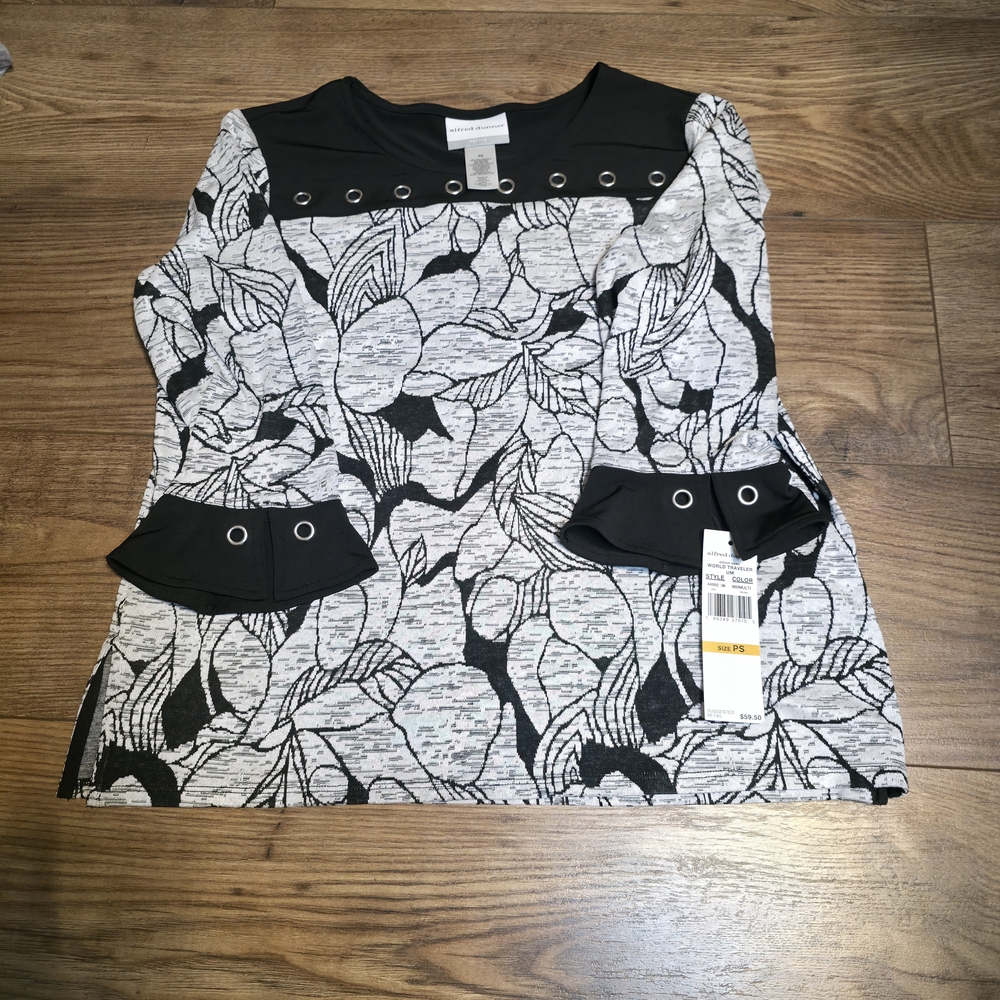 Alfred Dunner Black and White Leaf Pattern Top